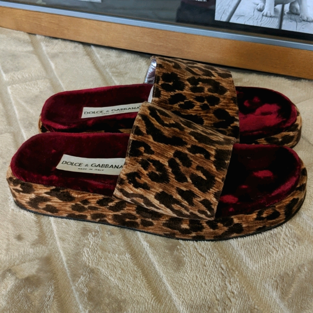 DOLCE & GABBANA VELVET LEOPARD SLIDE